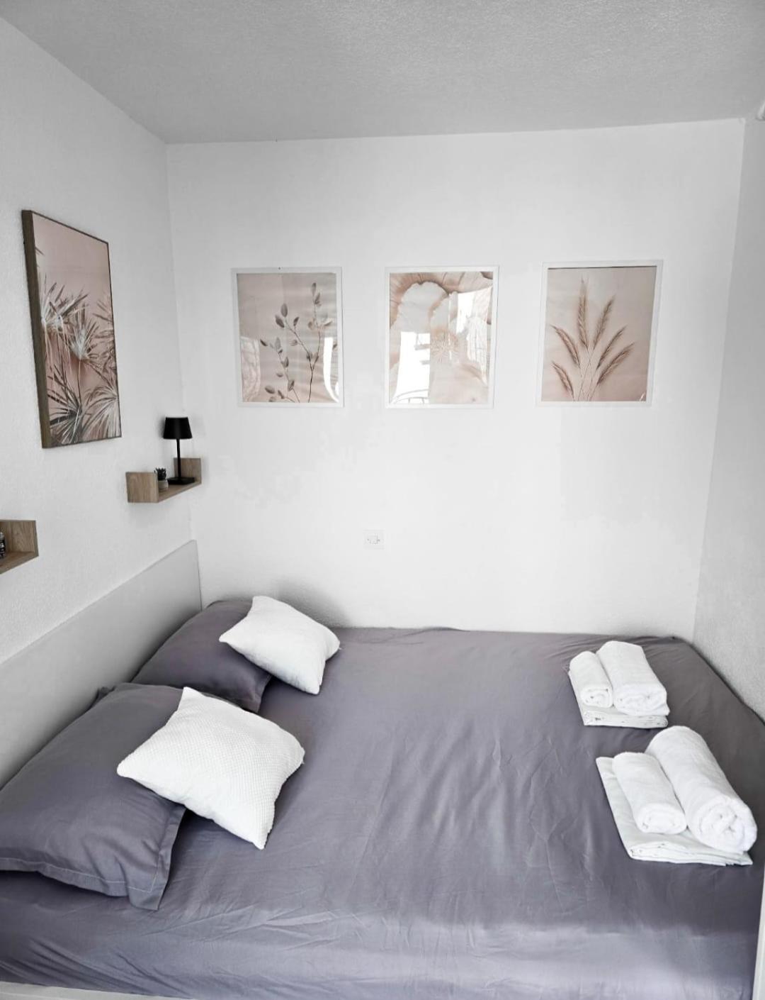 Private Bedroom With Bathroom Baška Voda Kültér fotó