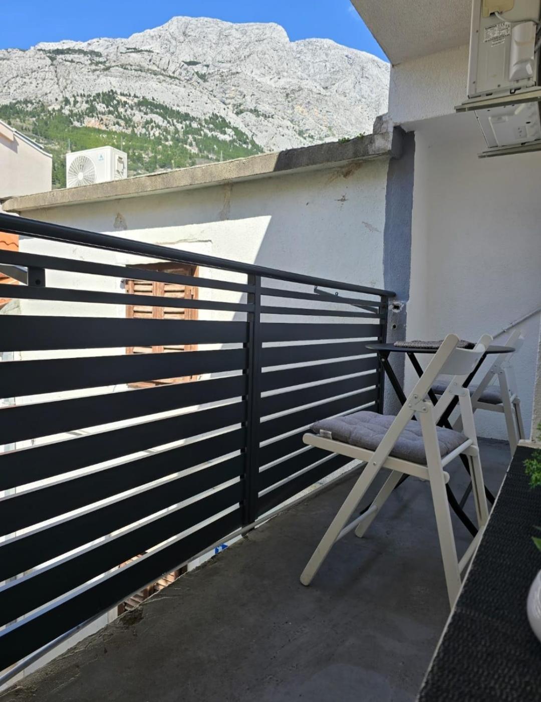 Private Bedroom With Bathroom Baška Voda Kültér fotó
